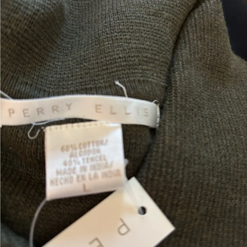 Perry Ellis lightweight zip